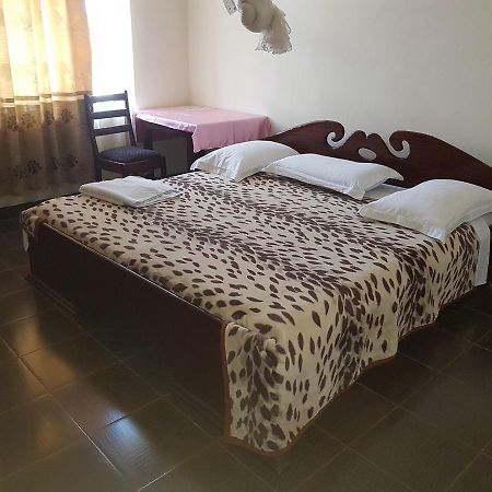 Centre D' Accueil Joli Reve Hotel Kisangani Esterno foto