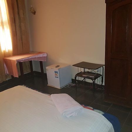 Centre D' Accueil Joli Reve Hotel Kisangani Esterno foto